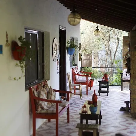 Casa de hóspedes Bakkhos 3*
