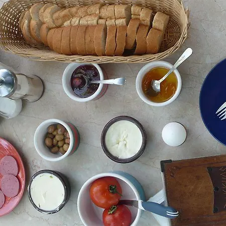 Bakkhos בית הארחה 3*