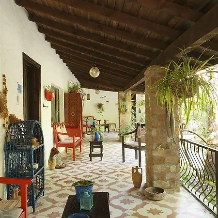 Bakkhos Kusadası
