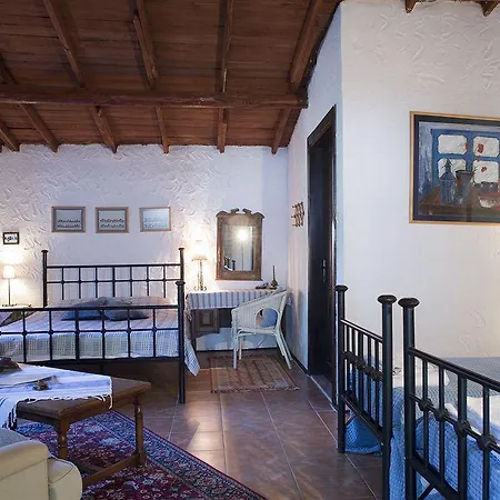 Bakkhos Guest house 3*
