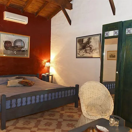 Bakkhos Guest house