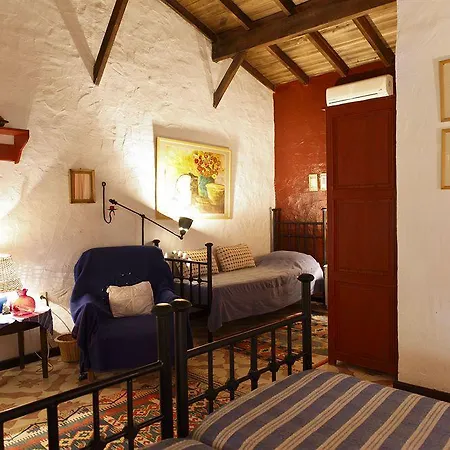Bakkhos Guest house 3*