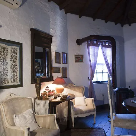 Bakkhos Guest house