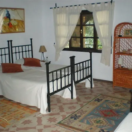 Bakkhos Guest house