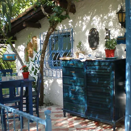 Bakkhos Guest house