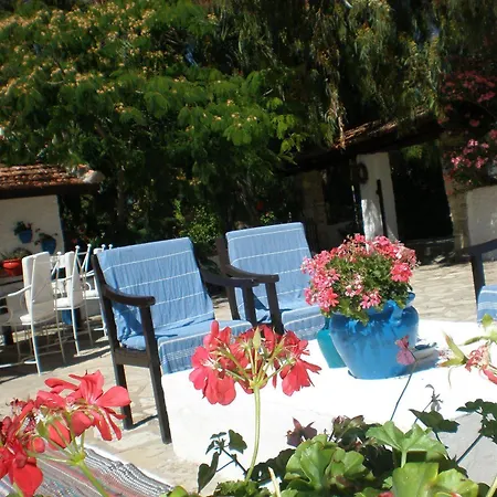 Bakkhos Guest house 3*