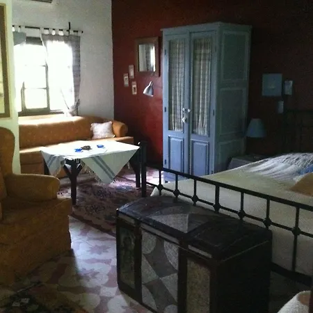Bakkhos Guest house