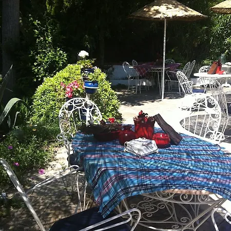 Bakkhos Guest house 3*